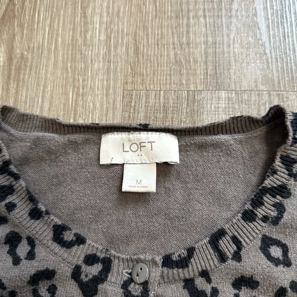 Ann Taylor Loft 100% Cotton Leopard Print Dark Brown Button Up Cardigan Size M - Picture 3 of 12